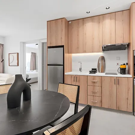 Finikoudes Marina View Apartment