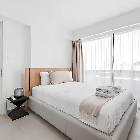 Finikoudes Marina View *