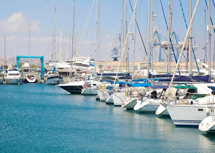 Апартаменти Finikoudes Marina View 202 *